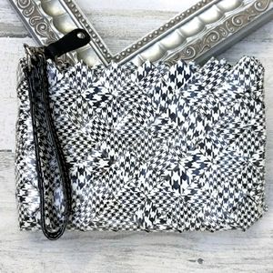 EUC NAHUI OLLIN WRAPPER WRISTLET